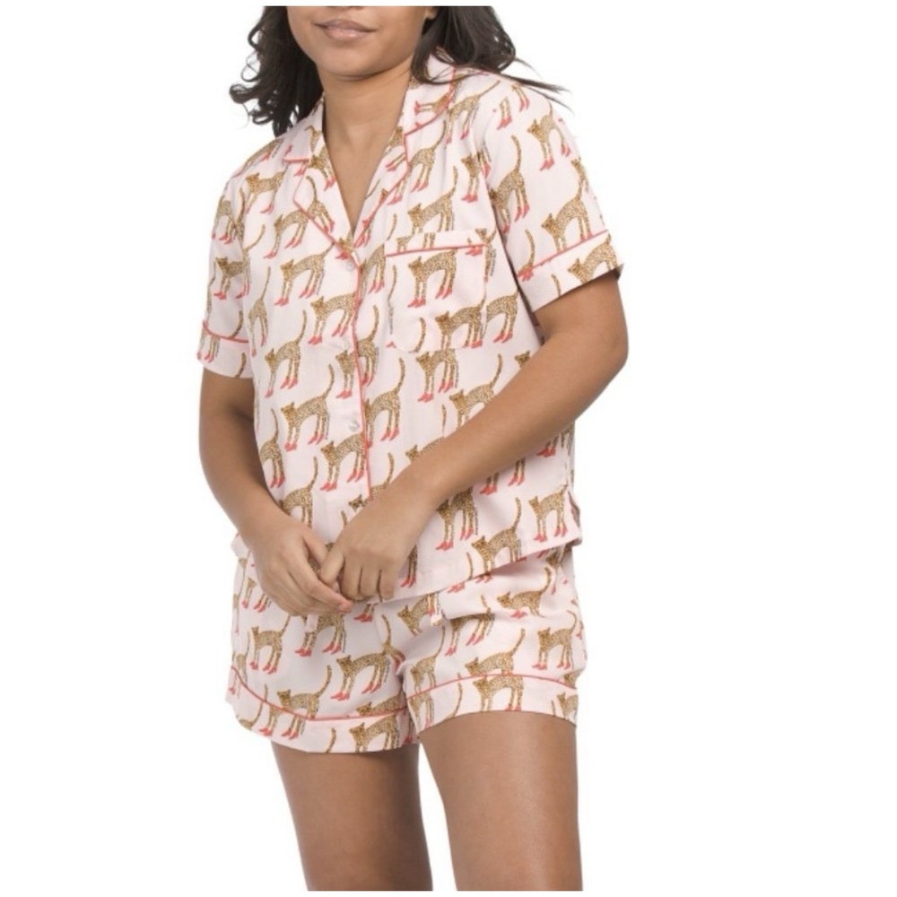 Bouffants & Broken Hearts Leopard in Stilettos Pajama Notch Collar Shirts Set L